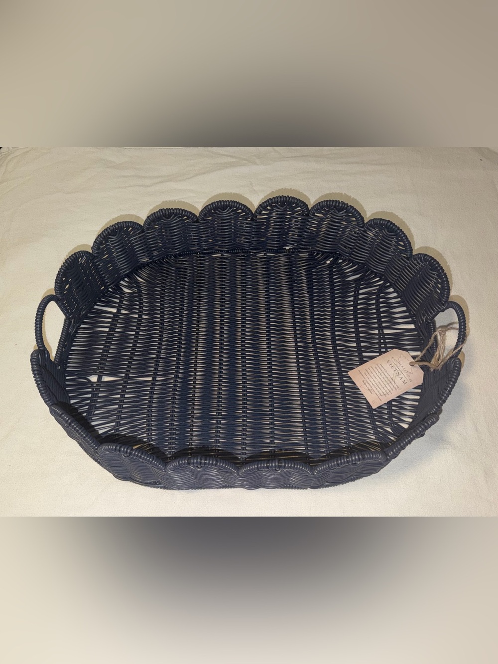 NWT MADE IN VIETNAN Woven Scalloped Edge Serving Tray - Navy  Sz 14w4H 19 L
